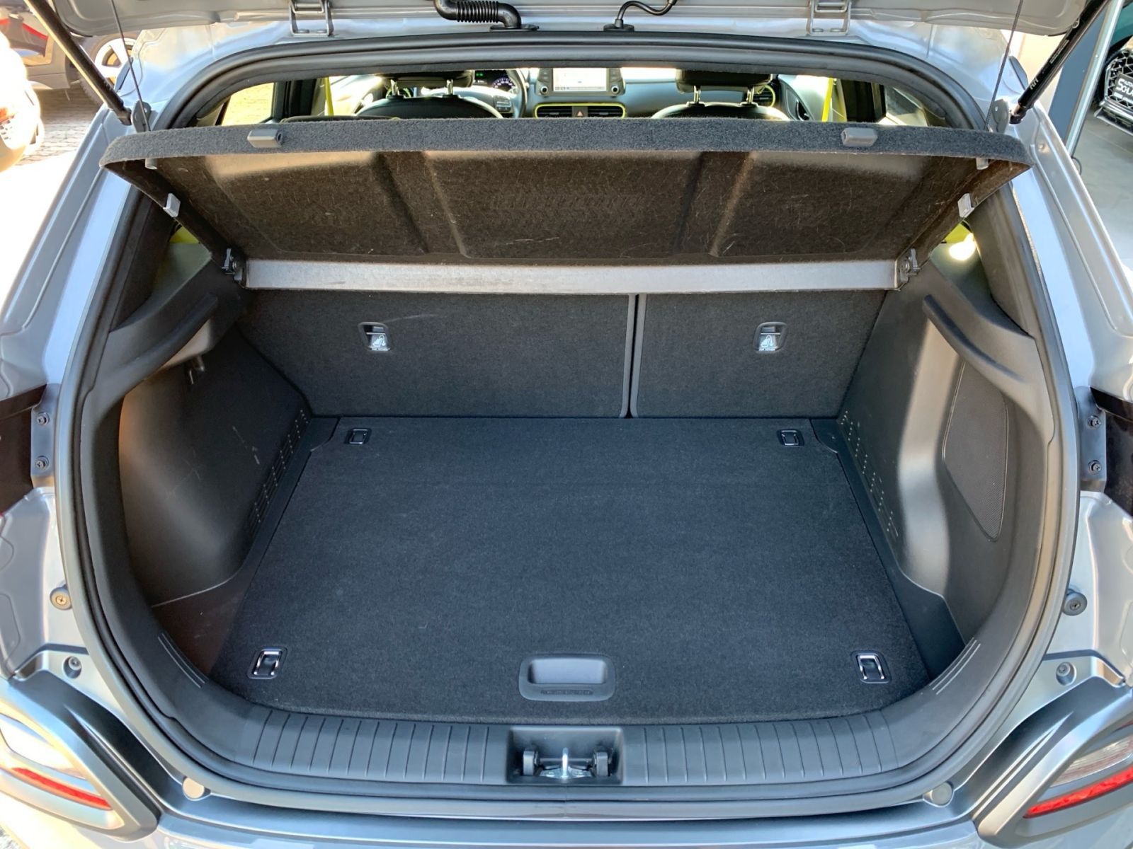 Fahrzeugabbildung Hyundai Kona 1.6 T-GDI Style 4WD Automatik Navi LED