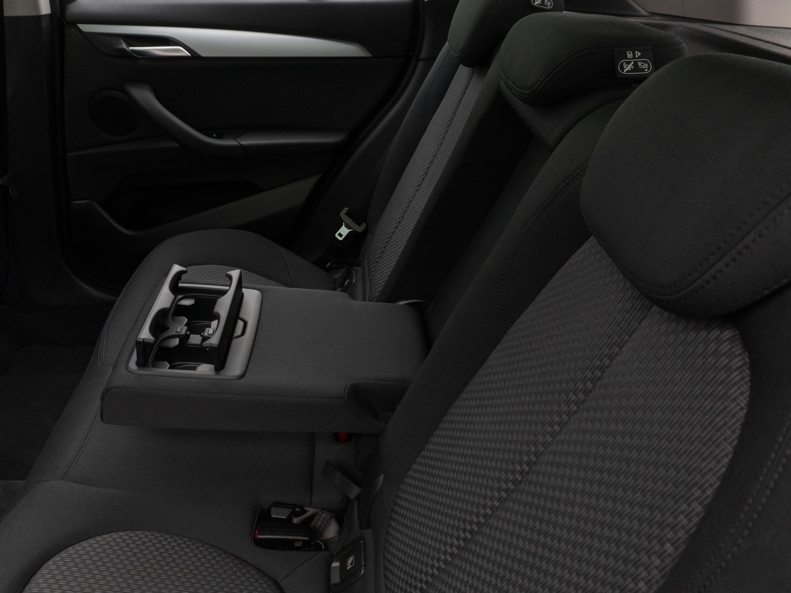 Fahrzeugabbildung BMW X1 sD20i Panorama Navi Lordos DAB HiFi Parkassis