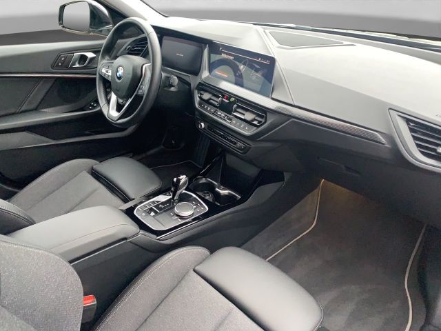 Fahrzeugabbildung BMW 118i Sport Line+LED+Navi+Spurass.+HiFi+DAB