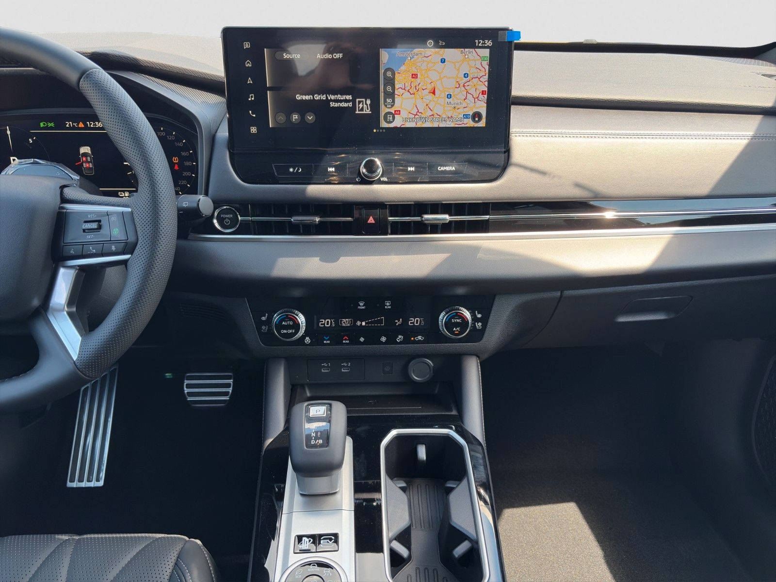 Fahrzeugabbildung Mitsubishi Outlander 2.4 PHEV 4WD LUXURY BLACK AKTIONSPREIS