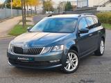 Skoda Octavia Combi Clever*Temp*AHK*Klima*SHZ* - Skoda Octavia Clever mit Diesel-Antrieb