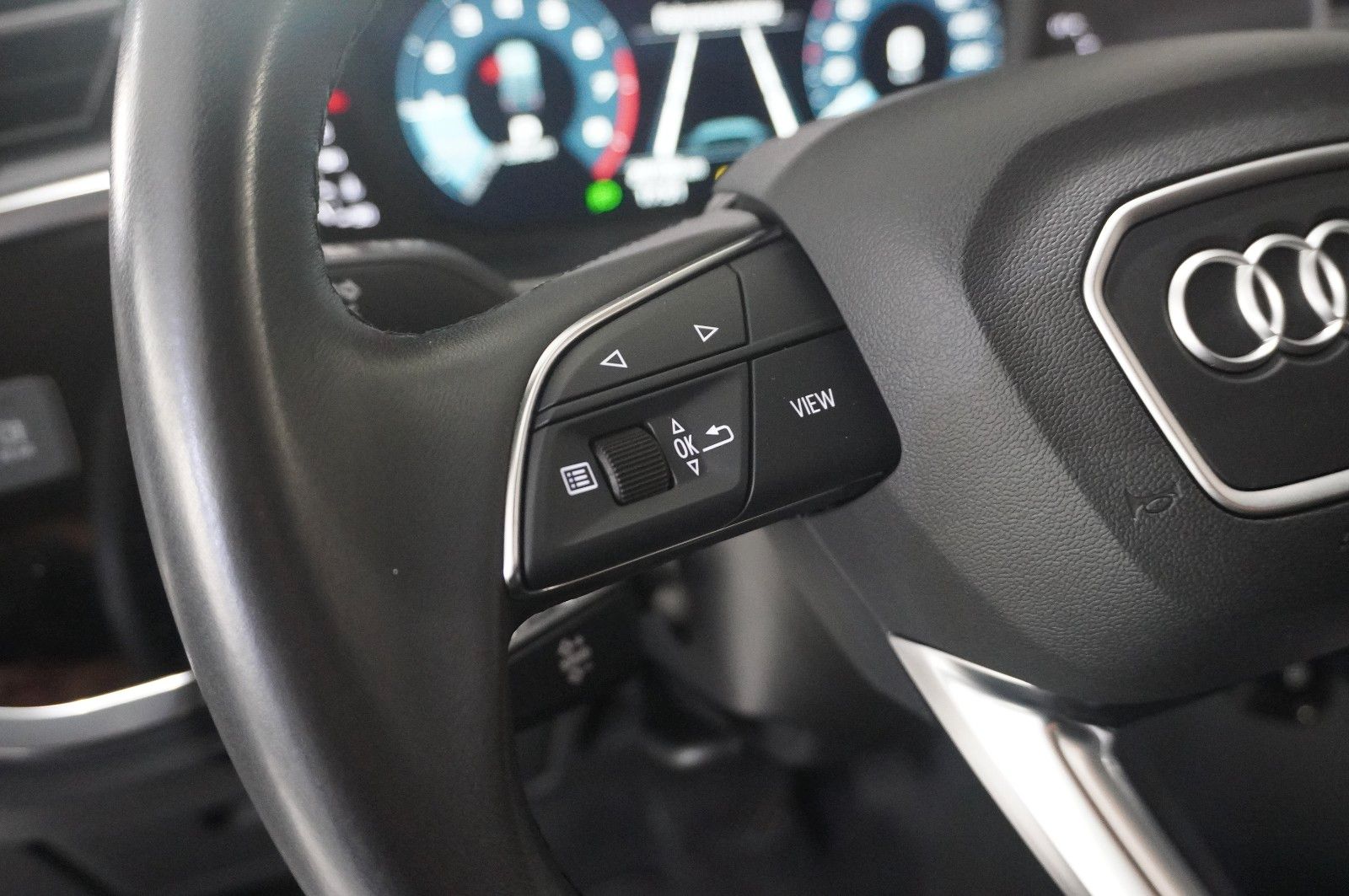 Fahrzeugabbildung Audi Q3 35 TFSI ADVANCED S-TRONIC NAVI/LED/VIRTU/DAB+