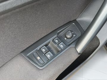 Volkswagen Tiguan - 8
