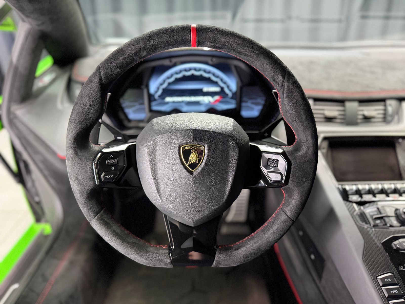 Fahrzeugabbildung Lamborghini Aventador SVJ | FULL CARBON|LIFT|SENSONUM|PPF|