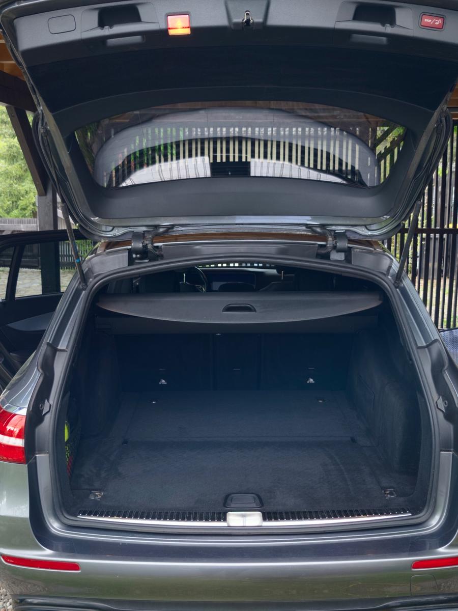 Mercedes-Benz E 220d Kombi - Sportstyle - 8-fach bereift