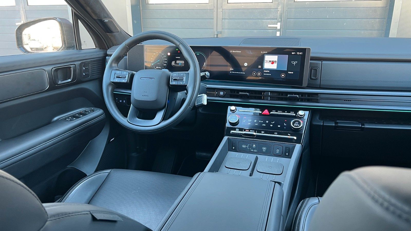 Fahrzeugabbildung Hyundai SANTA FE 1.6T-GDI HEV Blackline *Standhzg*AHK*