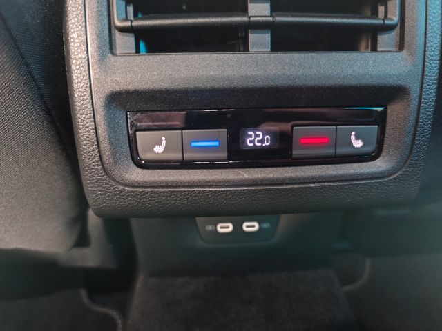 Golf VIII Variant 1.5 eTSI DSG *Massage*Standh*