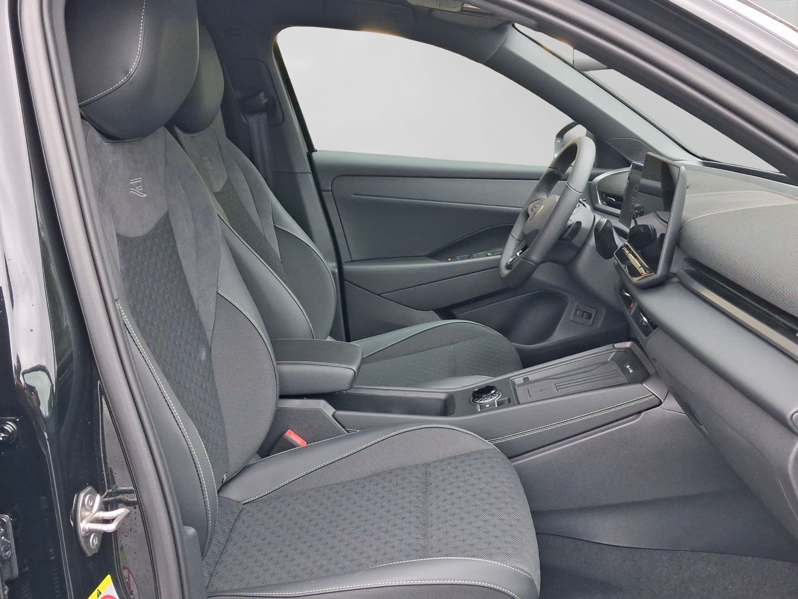 Volkswagen T-Roc 1.5 eTSI DSG R-LINE BLACK LM20 IQ.LIGHT KA foto 4