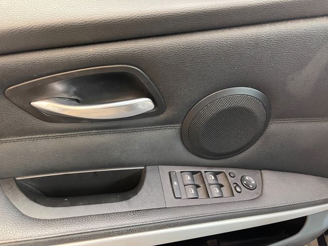 BMW Touring 330d xDrive *PANO*NAVI*PDC*SZHZ*LEDER*