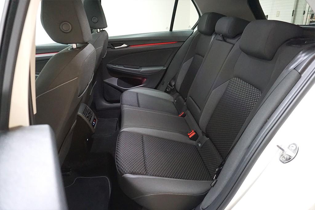 Volkswagen Golf 8 2.0TDI DSG Active Virtual AHK Pano ACC, миниатюра 13