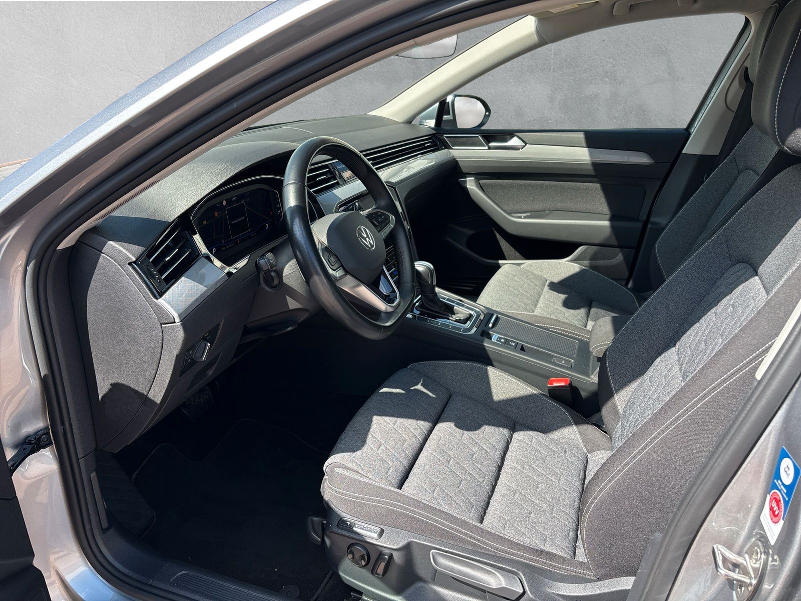 Fahrzeugabbildung Volkswagen Passat Variant Business 1.5 TSI DSG RFK App-Conn