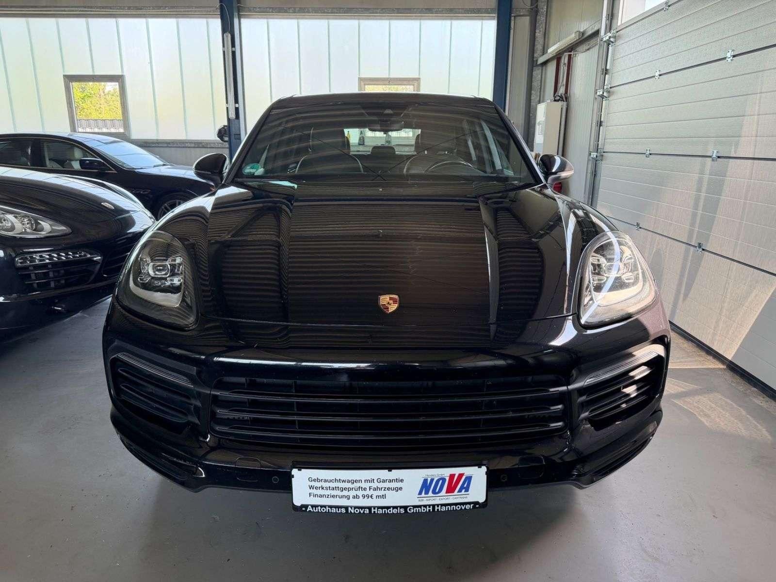 Porsche Cayenne - 1