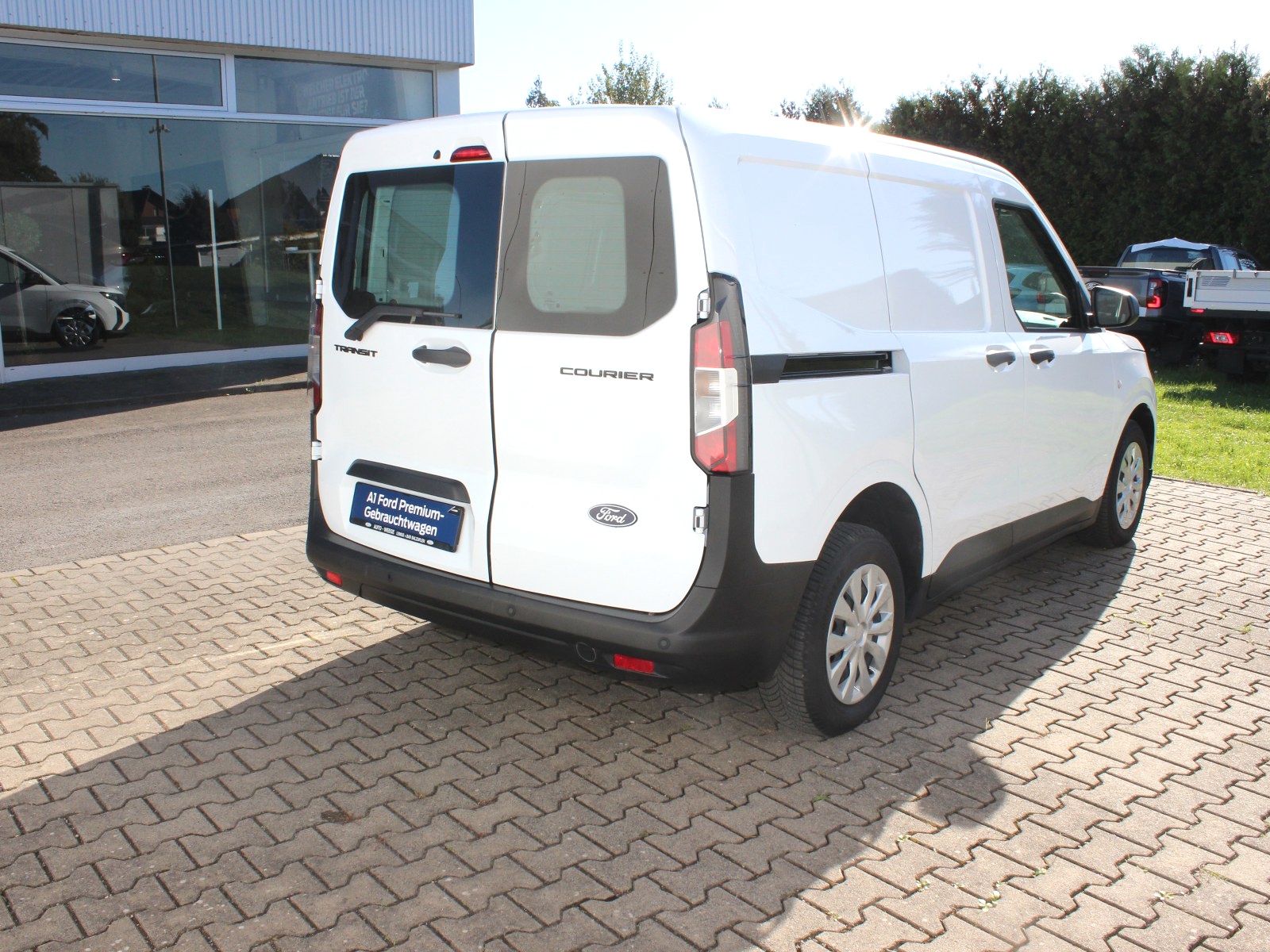 Fahrzeugabbildung Ford Transit Courier Trend