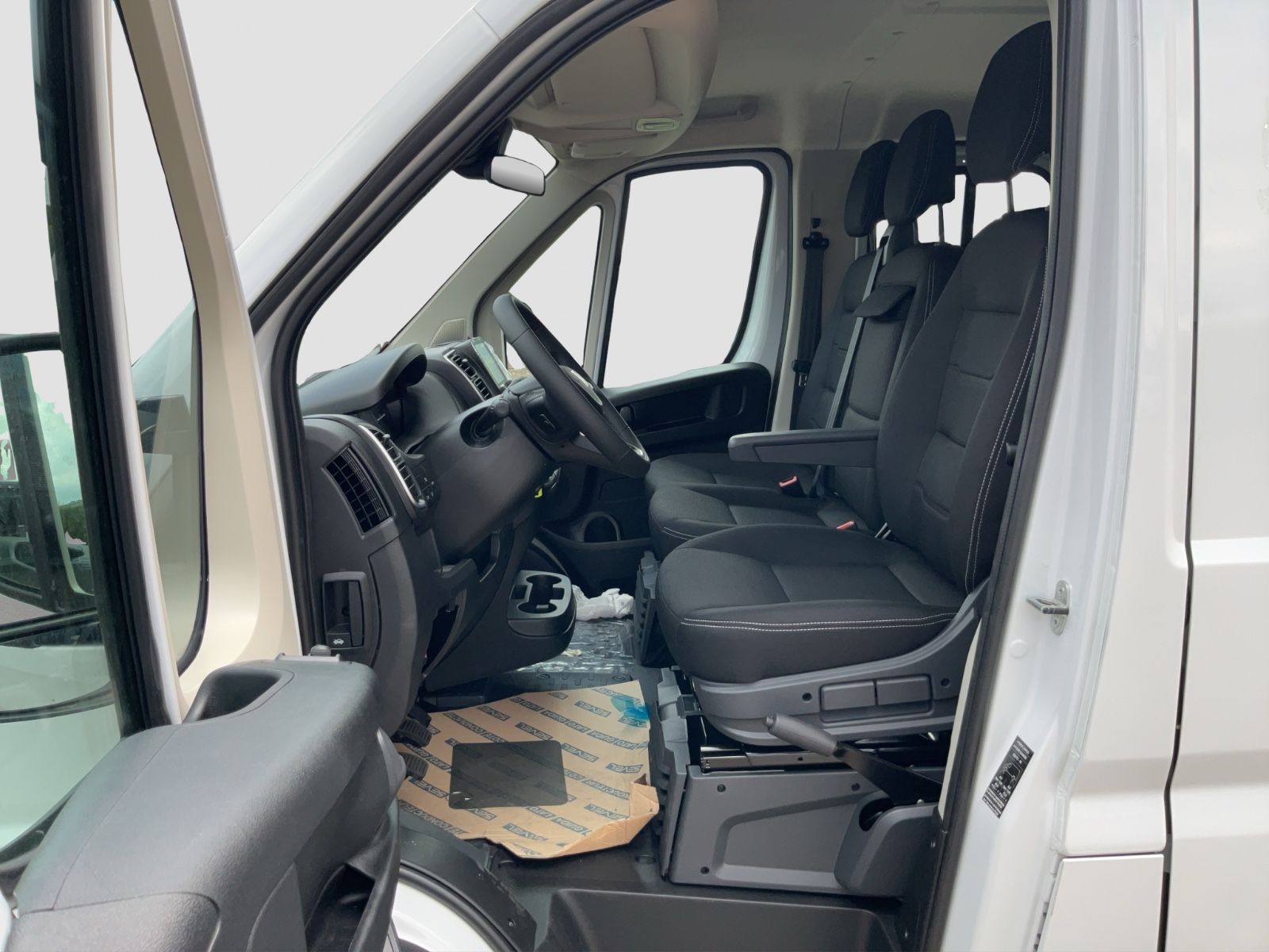 Fahrzeugabbildung Fiat Ducato Pritschenwagen Doppelkabine 140 MTL4