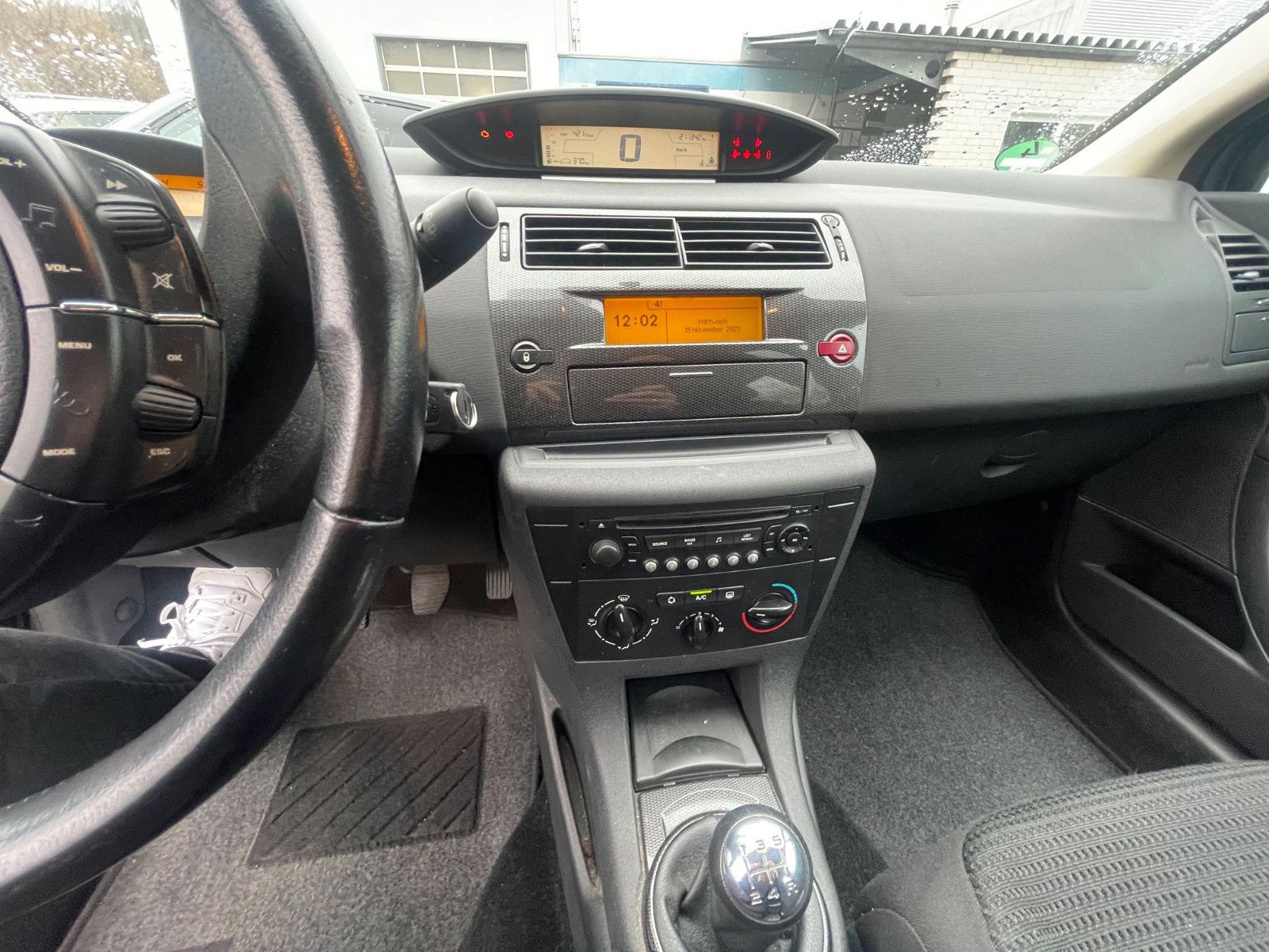 Fahrzeugabbildung Citroën C4 Lim. VTR Plus Kundenauftrag Motorprobleme