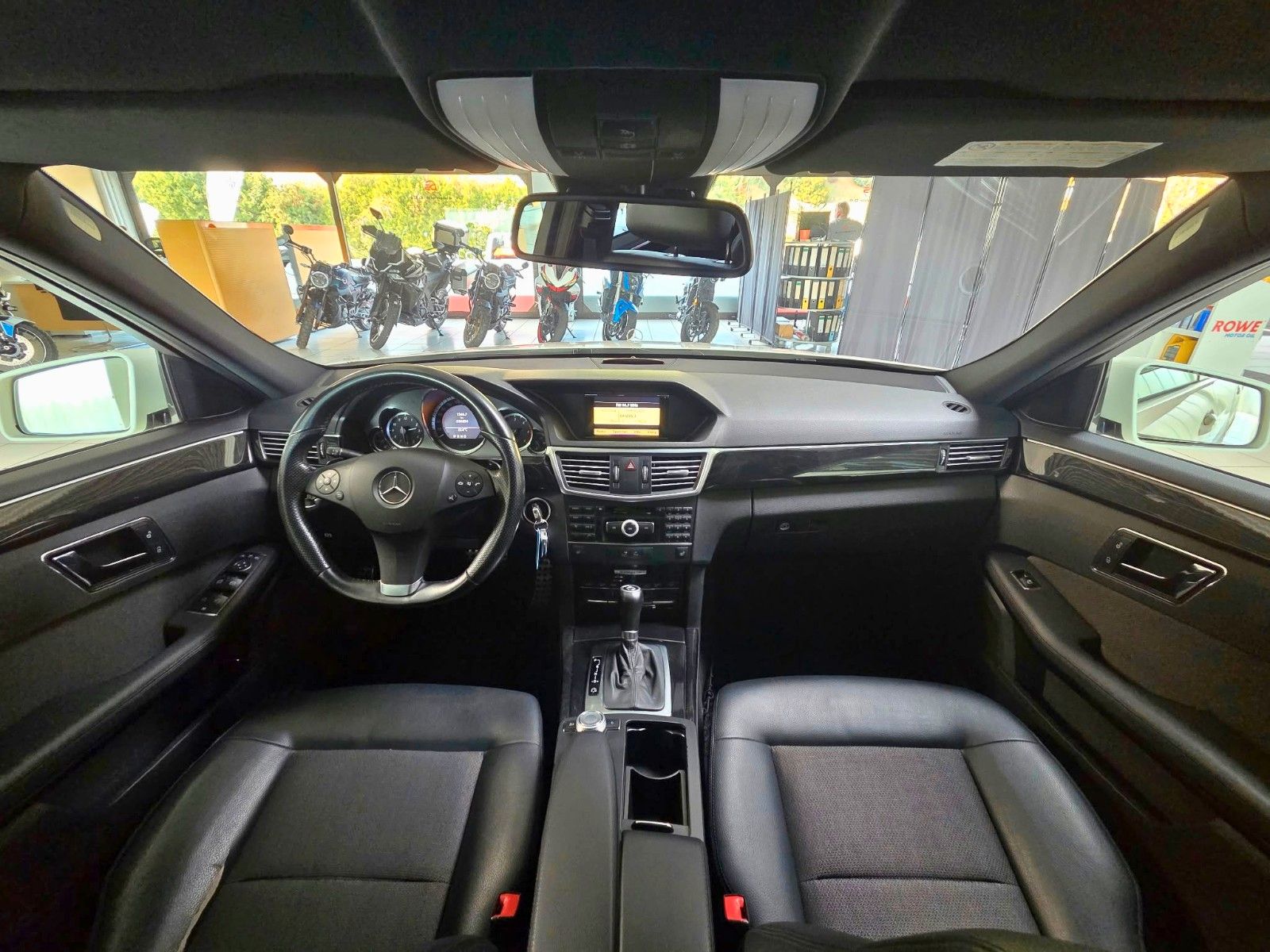 MERCEDES-BENZ E 220 — zdjęcie 13