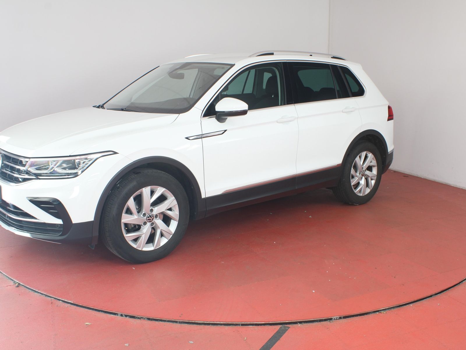 Volkswagen Tiguan Elegance 1.5TSI DSG 267,-ohne M foto 19