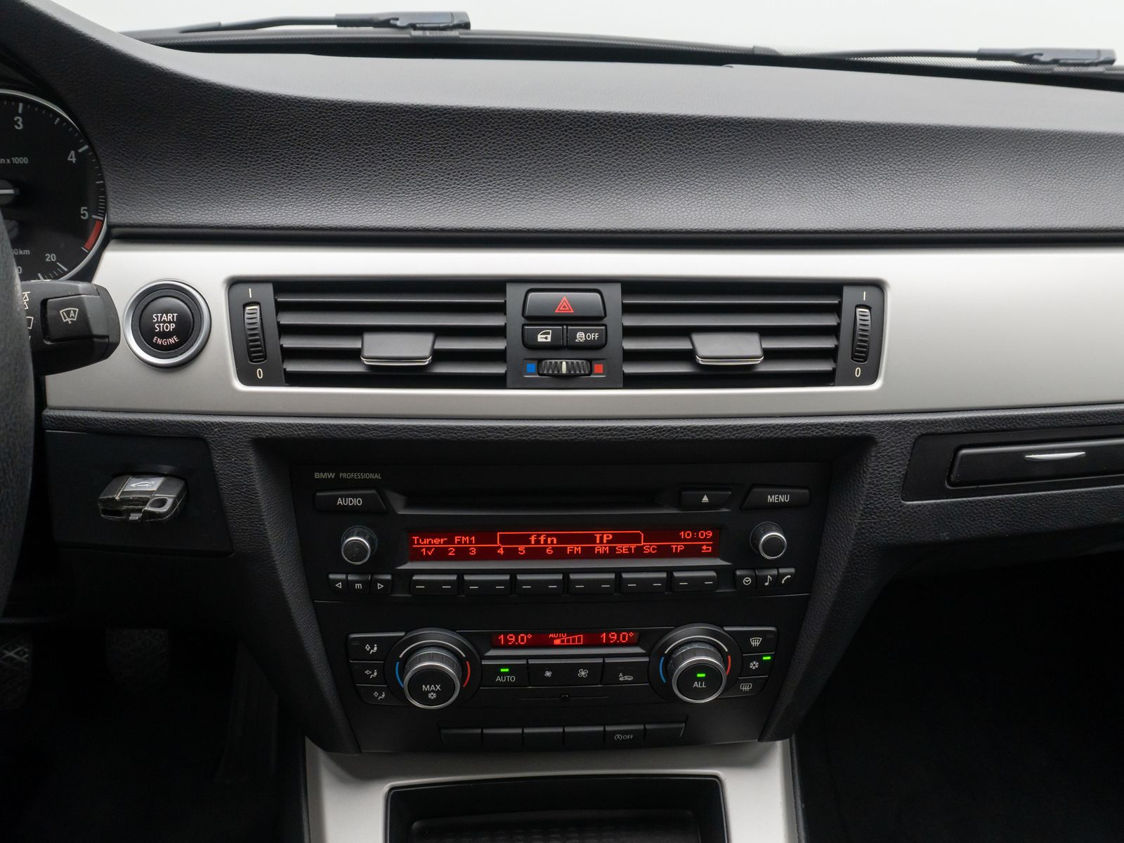 Fahrzeugabbildung BMW 316d Touring PDC KlimaAut Tempomat Multilenkrad