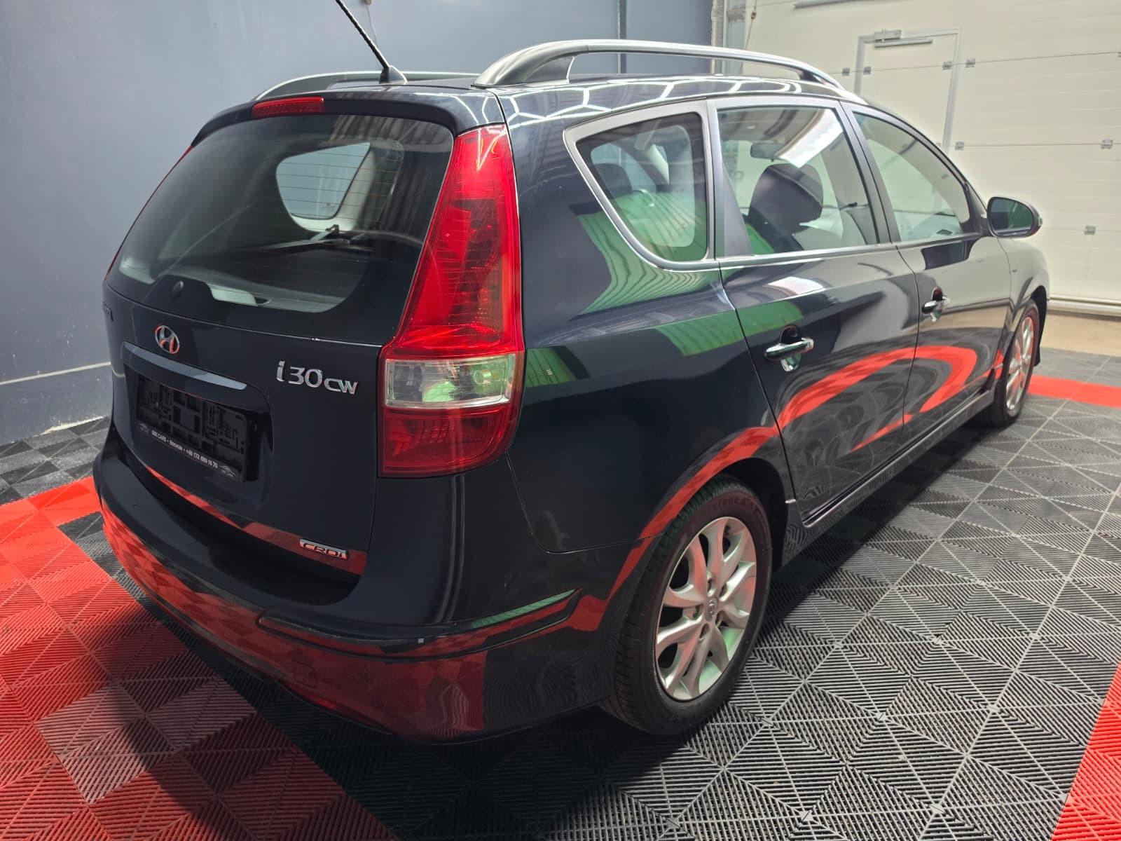 Hyundai i30 2011 — двигун 1.582 cm³, 90 HP (66kW)