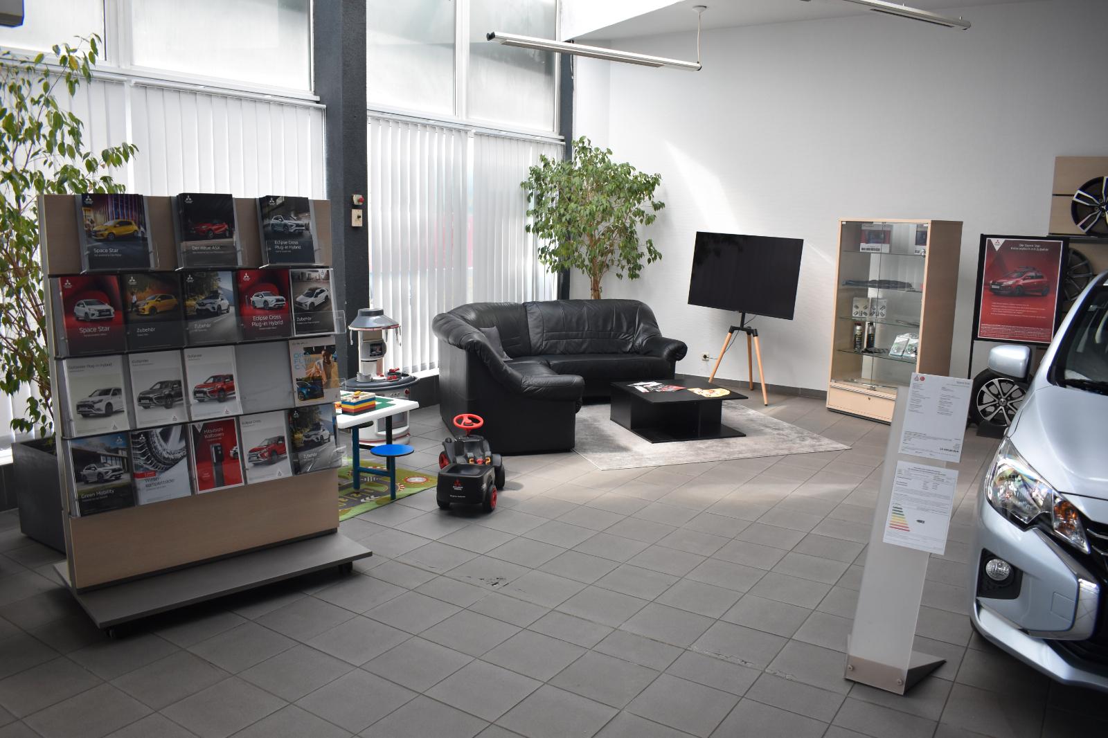showroom-image-bottom