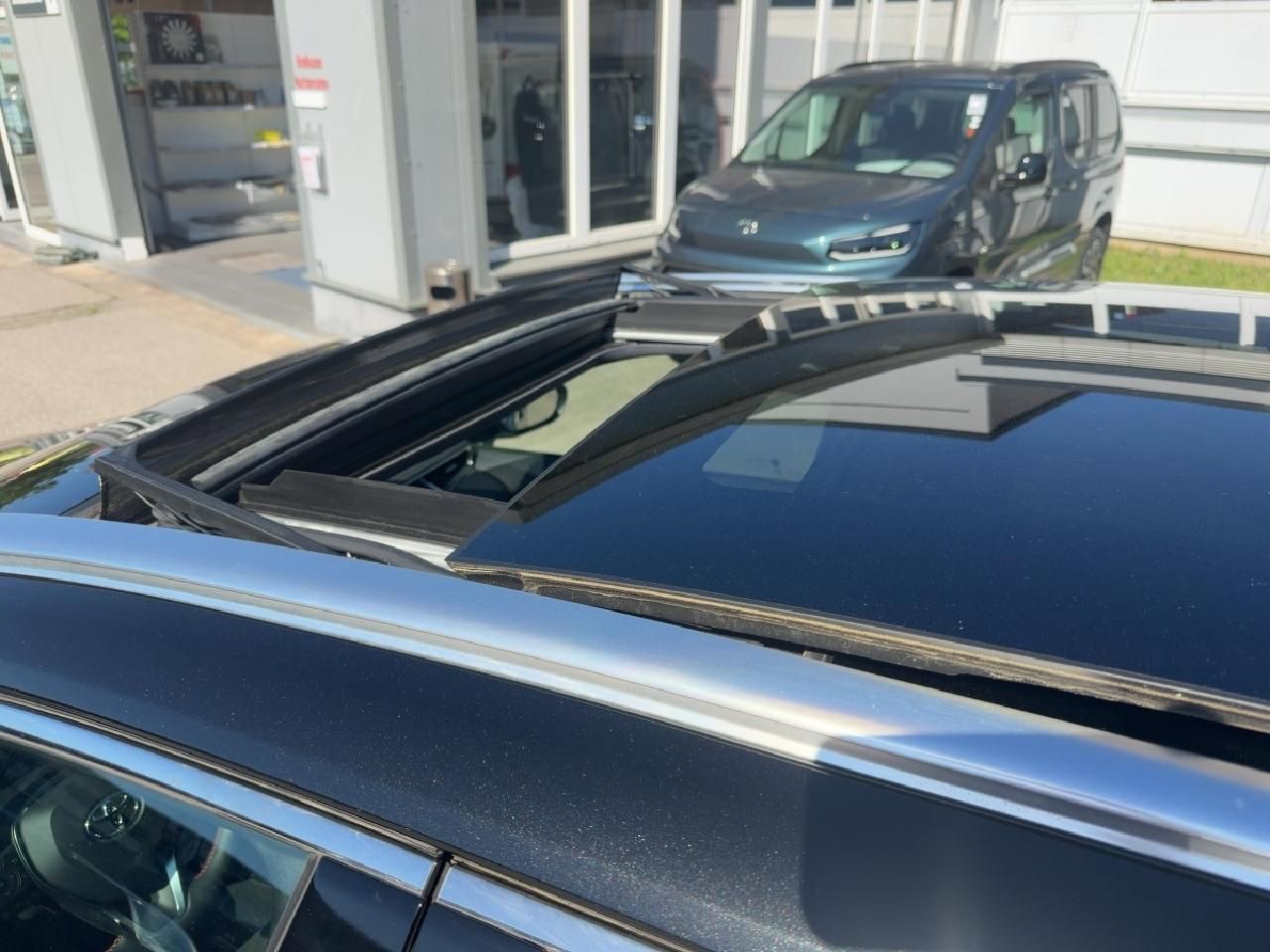 Fahrzeugabbildung Toyota Corolla TS 2,0 Hybrid GR Sport Black Edt.*Pano*