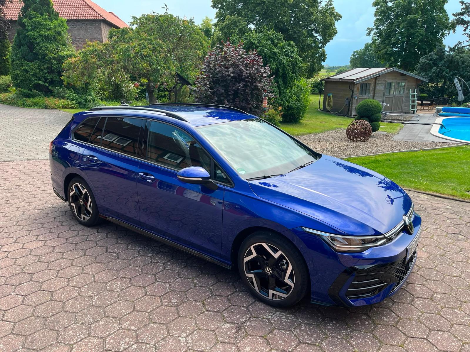 Volkswagen Golf 1.5 eTSI 110kW DSG R-Line Variant R-Line 