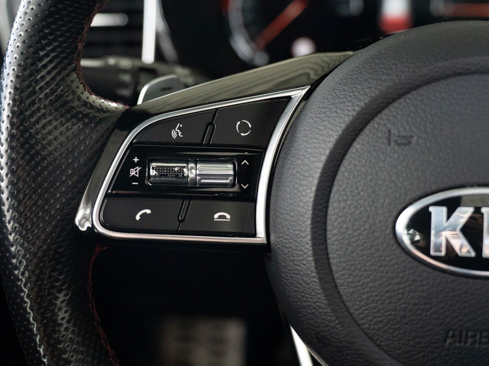 Fahrzeugabbildung Kia ProCeed GT AUTOM./PANO/SITZHZG./NAVI/LENKRADHZG.