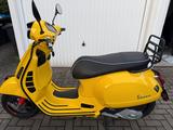 Vespa GTS 125 SuperSport in Gelb/Schwarz, TOP ZUSTAND - Vespa Motorräder in Düsseldorf