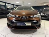 Toyota Avensis Touring Sports Business Edition/AHK/LED! - Toyota Avensis mit Diesel-Antrieb: Kombi