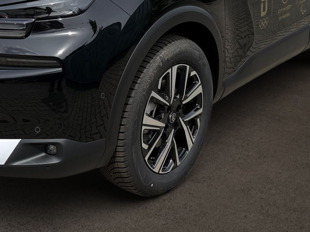Fahrzeugabbildung Citroën C4 Hybrid 145 TEAM D * Ganzjahresreifen