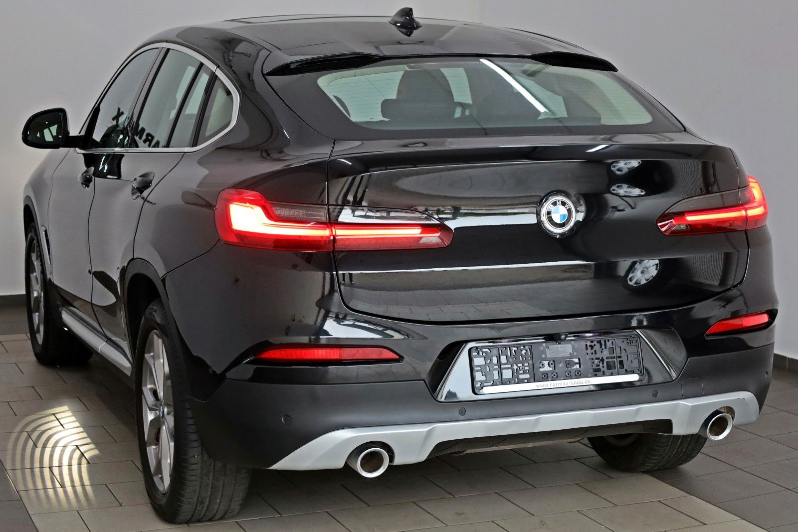 Fahrzeugabbildung BMW X4 xDrive 20 d xLine,Navi,SH,Kamera,H&K,Panorama