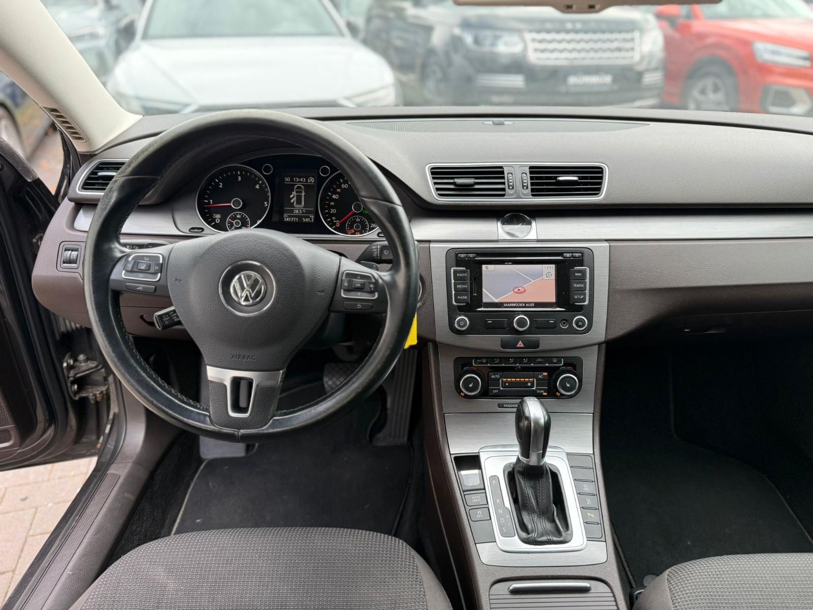 Volkswagen Passat 2011 — photo 13
