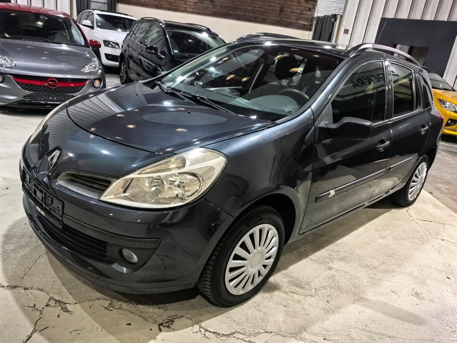 Renault Clio 2009 — rear view