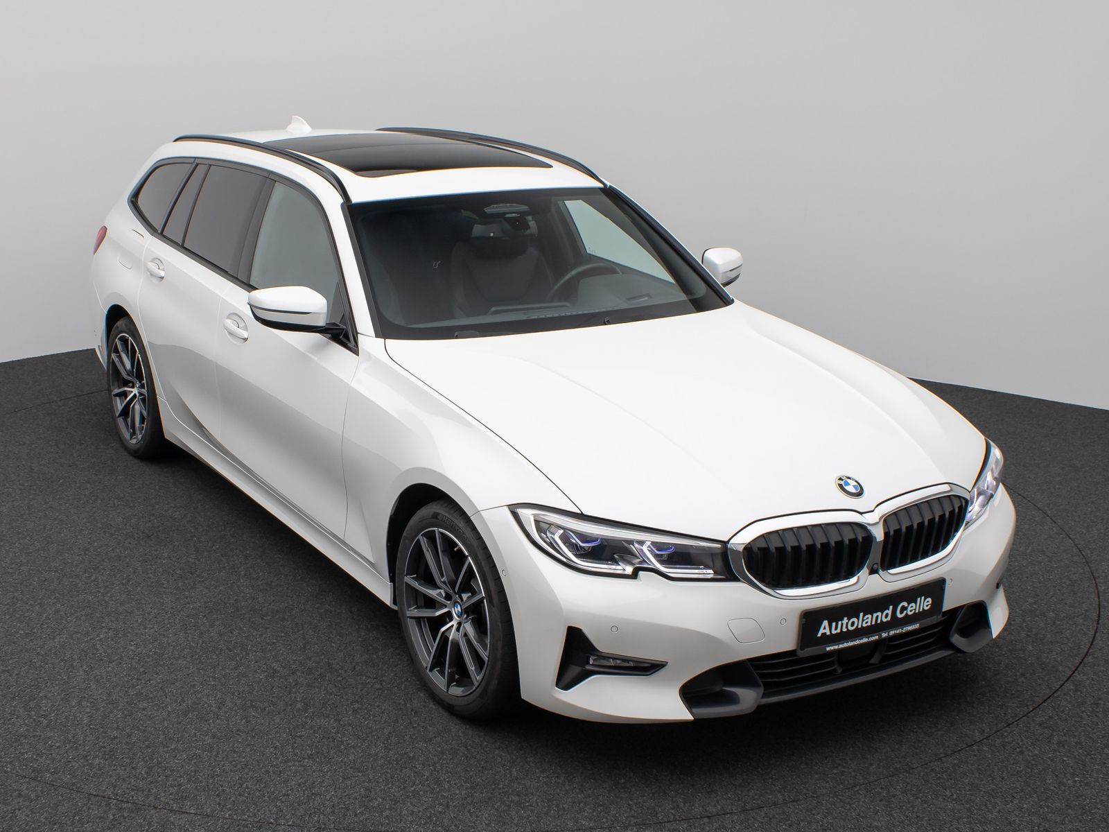 Fahrzeugabbildung BMW 320d xD Sport Line Panorama Laser 360° HUD HiFi