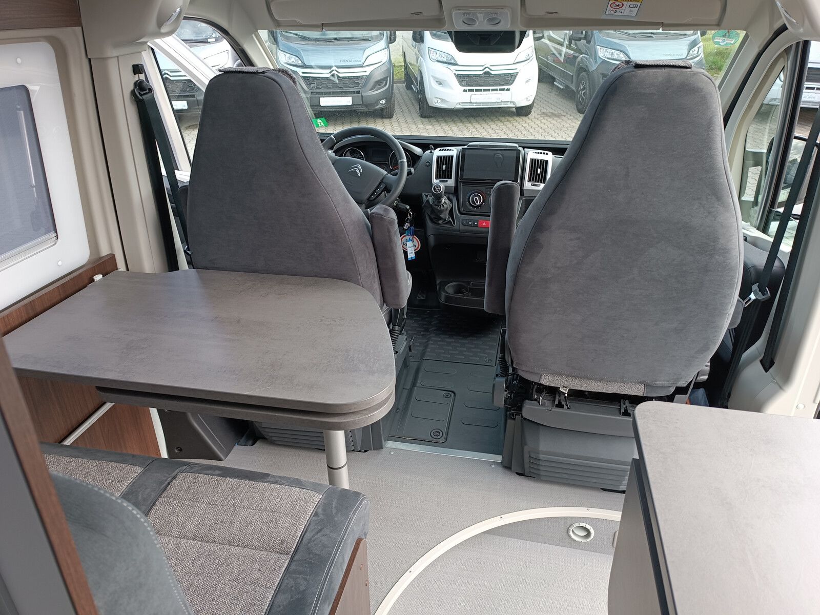 Fahrzeugabbildung Pössl Summit Prime 640 Citroen 165 PS Solar/Mark/AHK