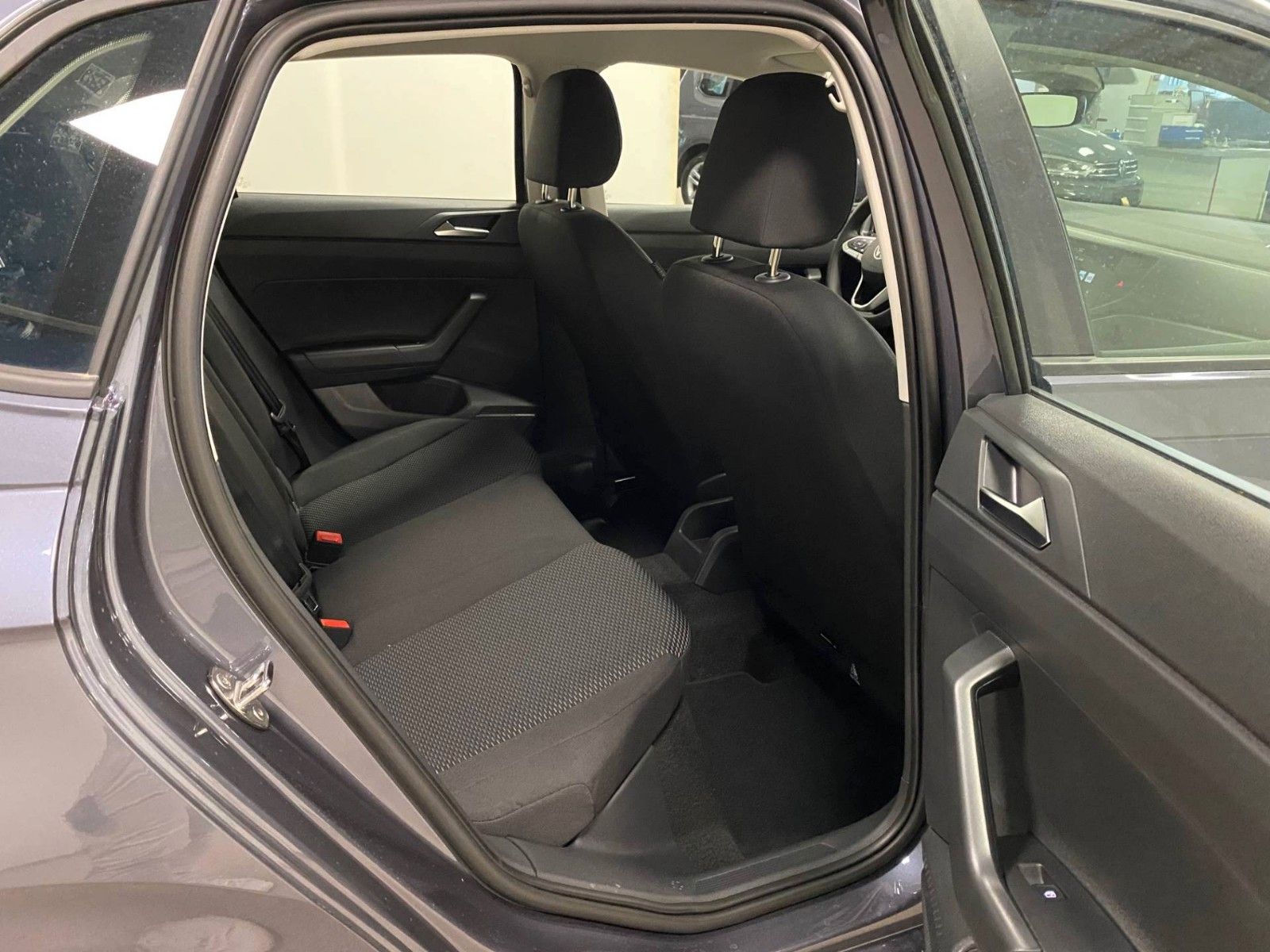 Fahrzeugabbildung Volkswagen Polo 1.0 MPI+SITZHEIZUNG+PARKSENSOREN+AppConnect