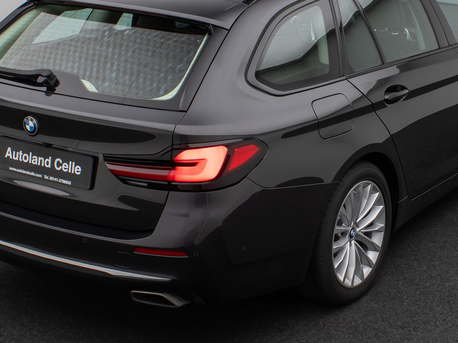 Fahrzeugabbildung BMW 530d xD  LuxuryLine Pano 360°HUD DAB H/K Massage