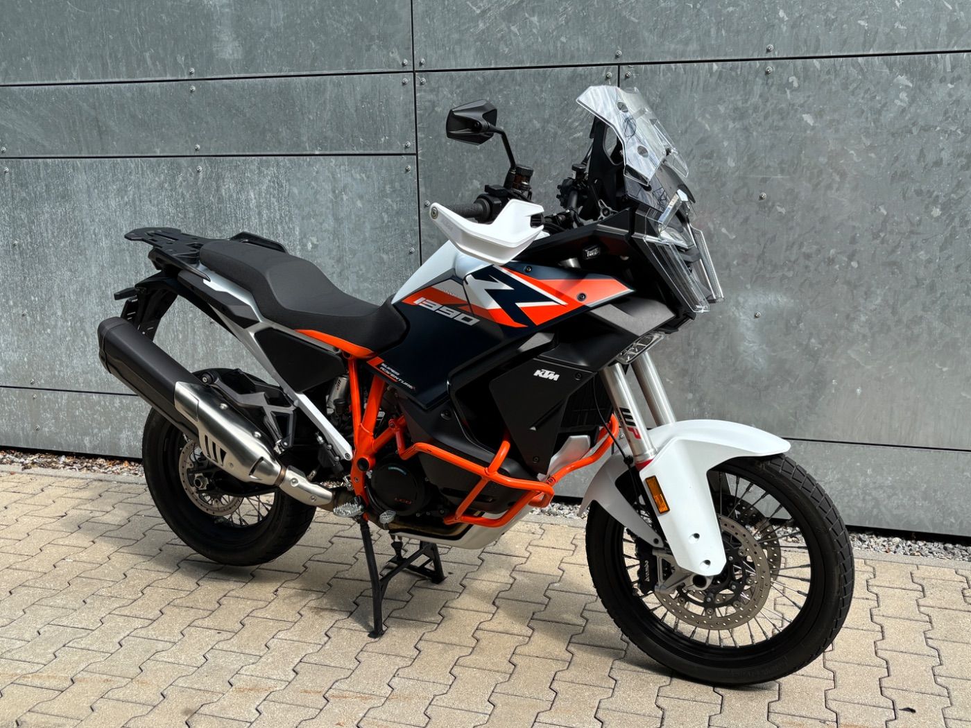Fahrzeugabbildung KTM 1390 Super Adventure R Techpack, Remus