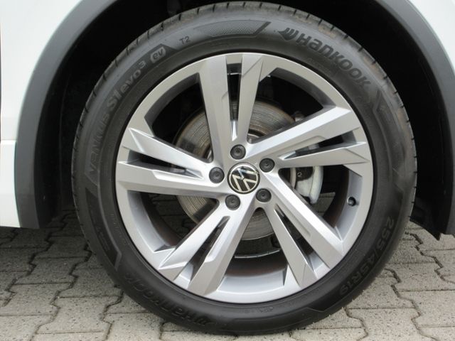 Tiguan 1.5 TSI DSG R-Line AHK/PANORAMA/MATRIX/AP