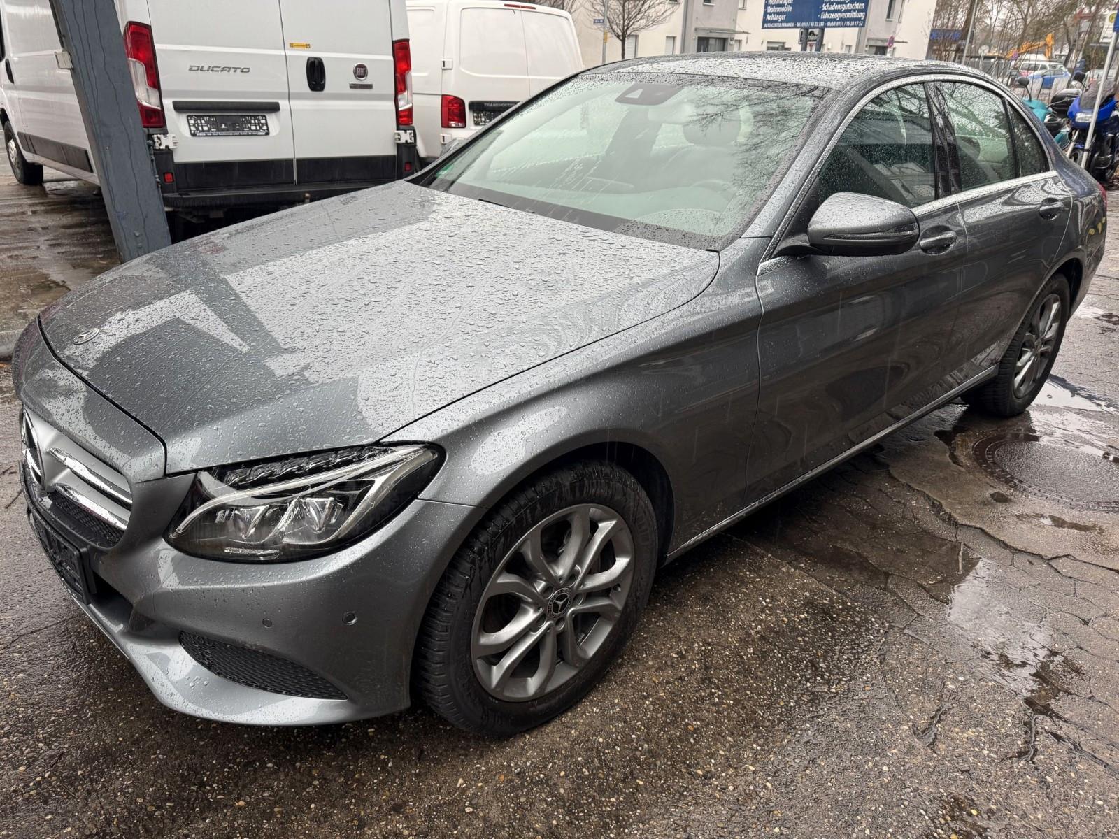 Mercedes-Benz C 200 Avantgarde 4-Matic Navi Schiebedach LED