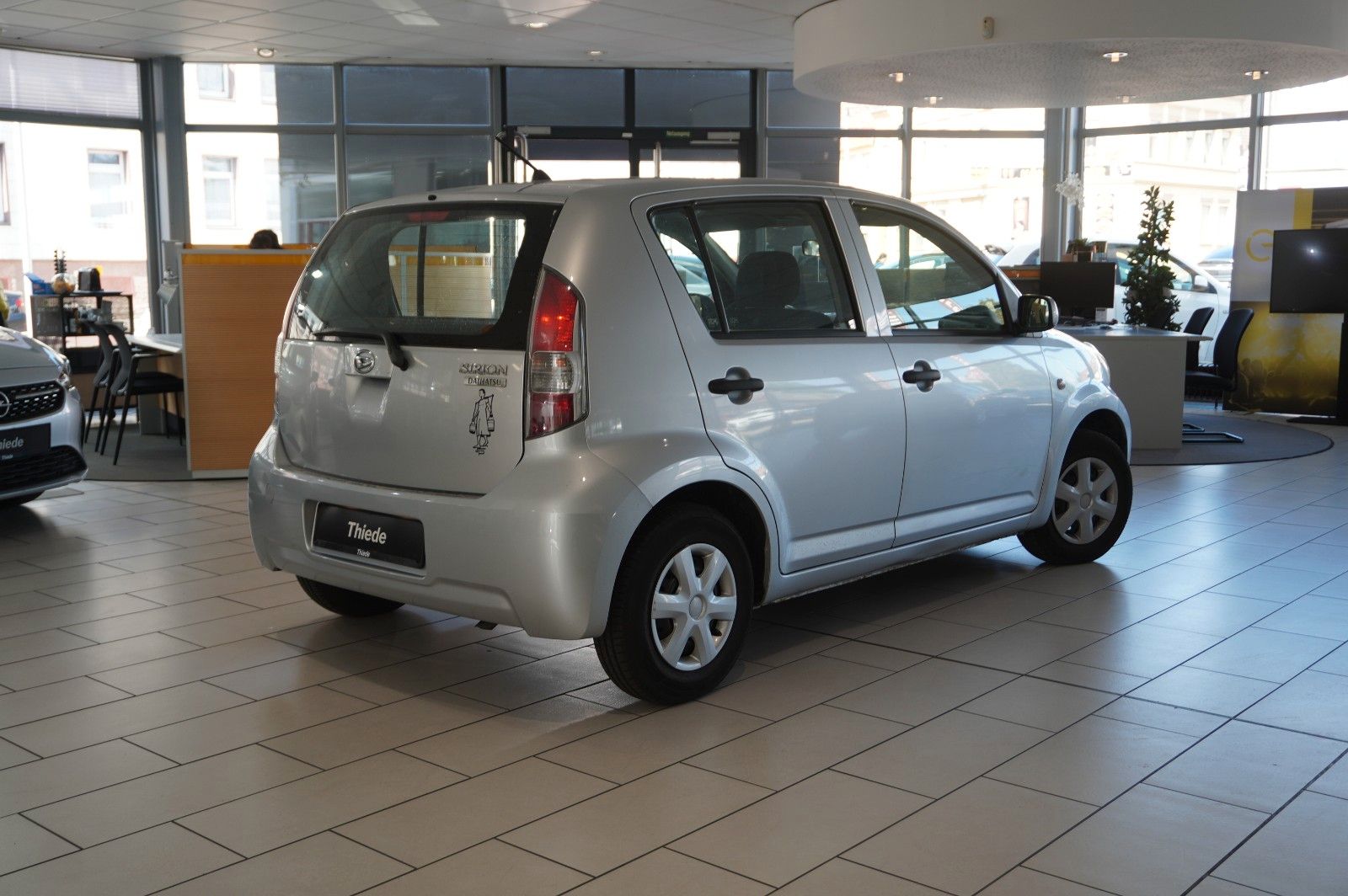 Fahrzeugabbildung Daihatsu Sirion 1.0 5-TÜR KLIMA/CD/AUX/8-FACH/TÜV