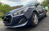 Hyundai i30 1.4 Kombi mit kleinem Hagelschaden  - : Kleine