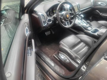 Porsche Cayenne - 9
