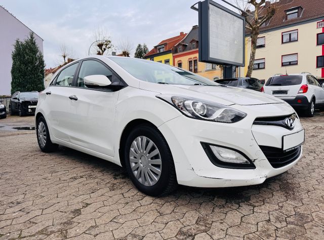 Hyundai i30 1.4 Classic Klimaanlage Navi Kamera PDC