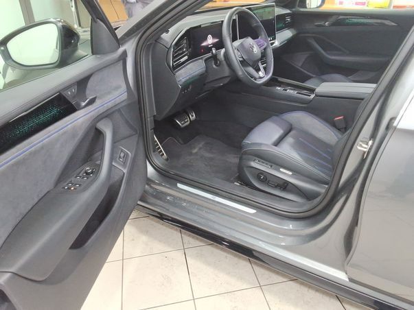 Volkswagen Passat Variant 2.0 TSI DSG 4MOTION R-Line AHK foto 4