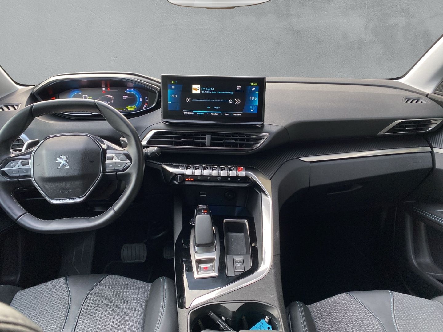 Fahrzeugabbildung Peugeot 3008 Hybrid 225 Allure 1.6 Plug-In EU6d