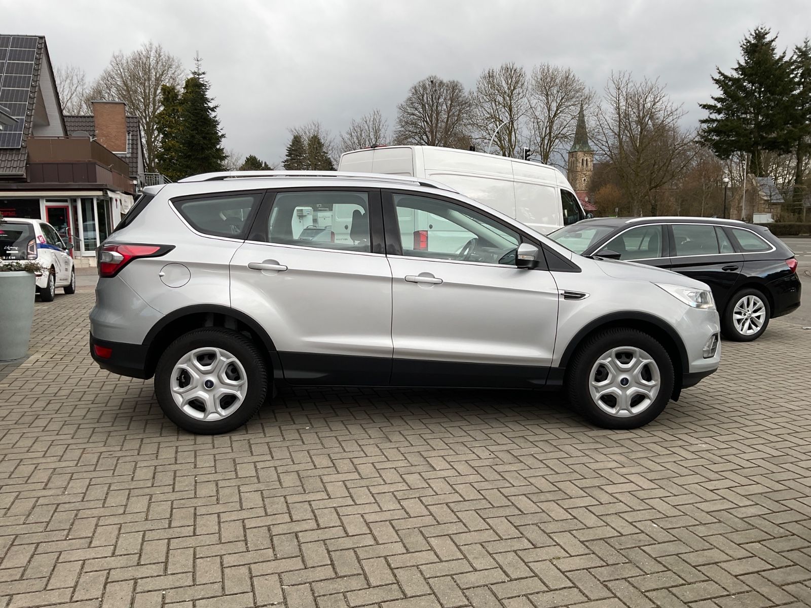 Fahrzeugabbildung Ford Kuga 1,5 TDCi 4x2 Trend,Navi,Telefon
