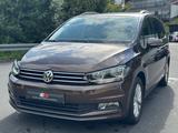 Volkswagen Touran Comfortline 2.0TDI/PANO/ACC/RCAM - Volkswagen Touran: 2.0