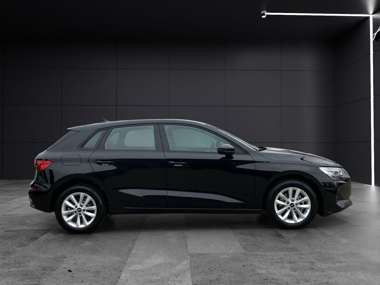 Fahrzeugabbildung Audi A3 Sportback TFSI LED ACC DAB NAVI