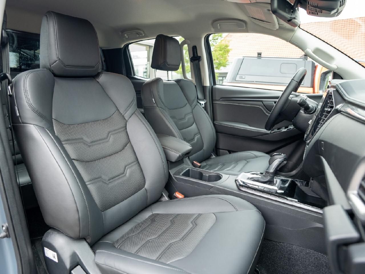 Fahrzeugabbildung Isuzu D-Max Double Cab 4WD LSE inkl. Hardtop